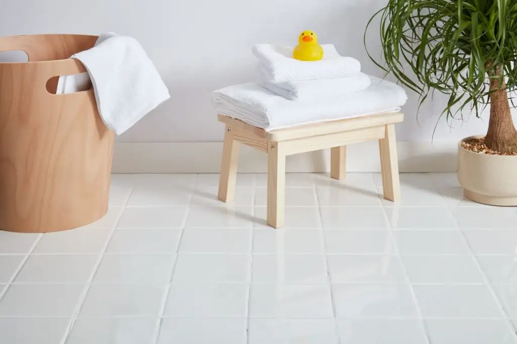 Clean tiled floor for tile and grout service